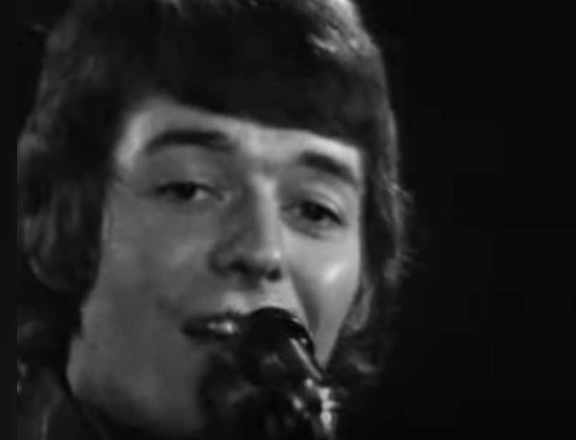The Hollies – Bus Stop